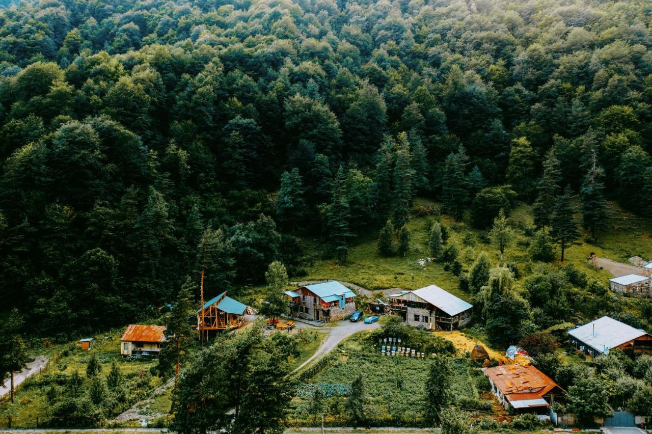 Korsha Guesthouse Roshka Exteriör bild
