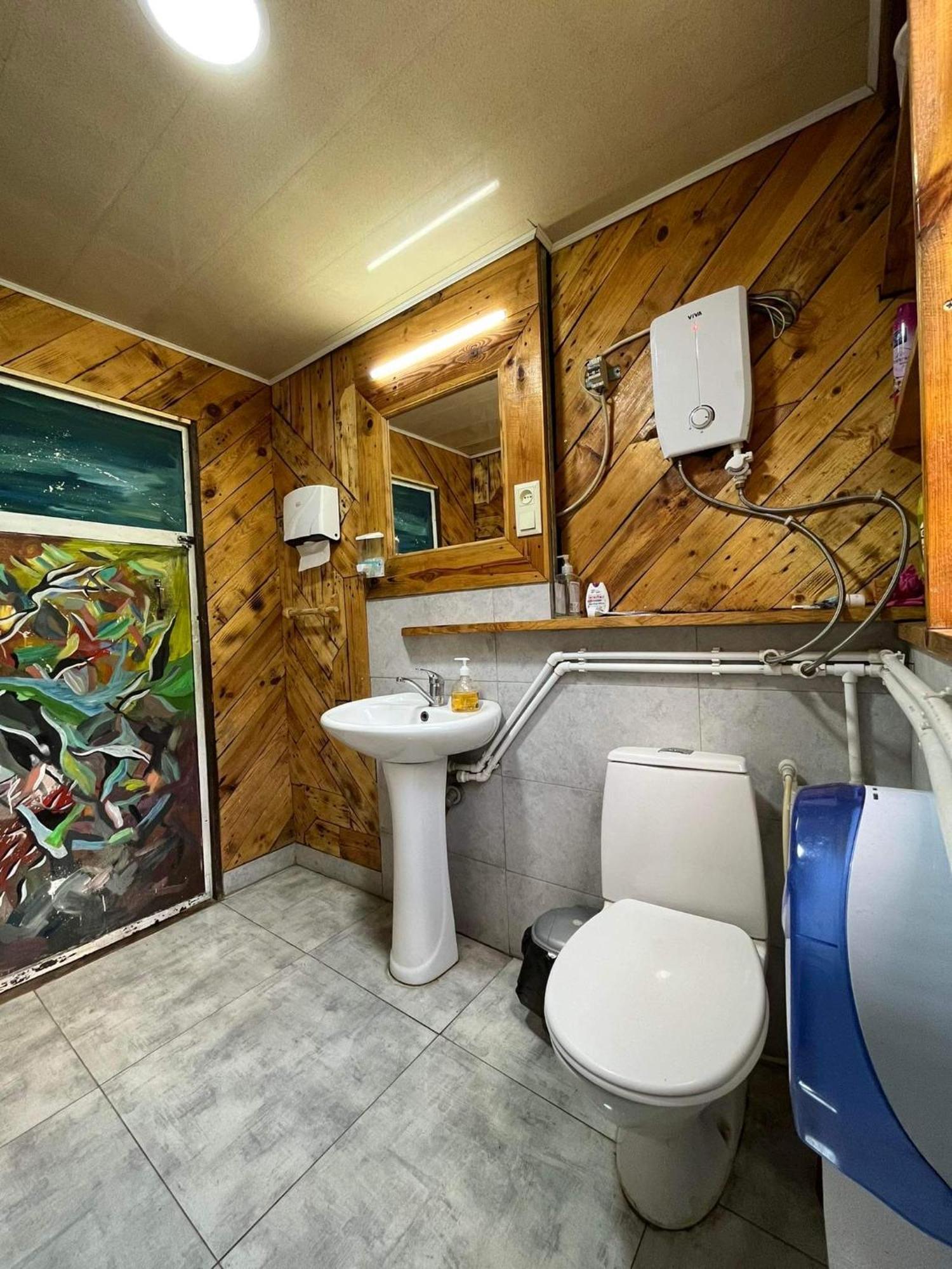 Korsha Guesthouse Roshka Exteriör bild