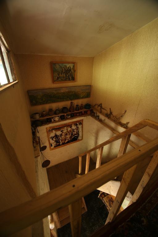 Korsha Guesthouse Roshka Exteriör bild